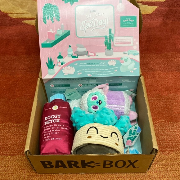 NEW BarkBox Halloween Dog Toy - Barry Bones Skeleton Candy Plush Tug Toy With Squeaker (M/L Size)